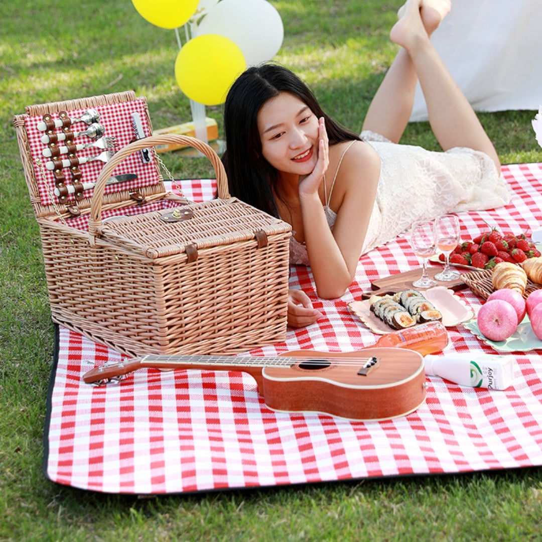 Romantic Wicker Basket Summer Picnic Set